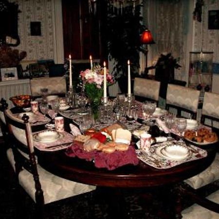 Bellinger Rose Bed & Breakfast Herkimer Restaurant bilde